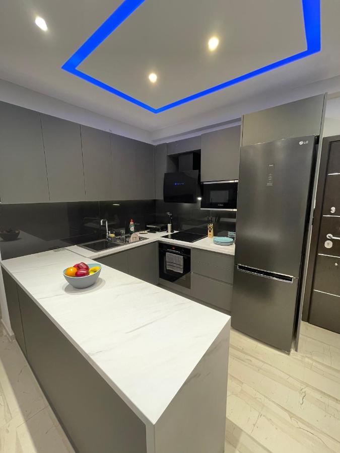 Luxury 3 Bedroom Apartment In Kiato Center Eksteriør bilde