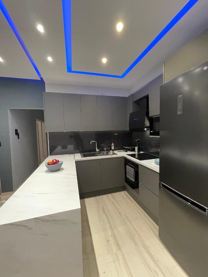 Luxury 3 Bedroom Apartment In Kiato Center Eksteriør bilde